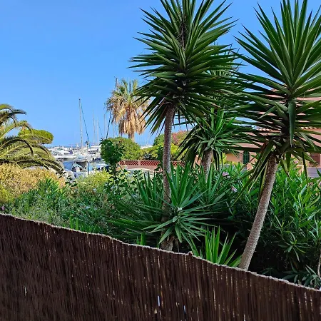 Jm - Le Temps D'une Escale Hyères